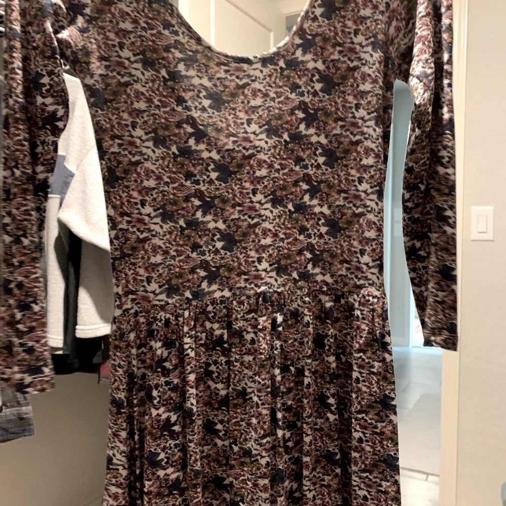 Dress - Picture 3 of 8